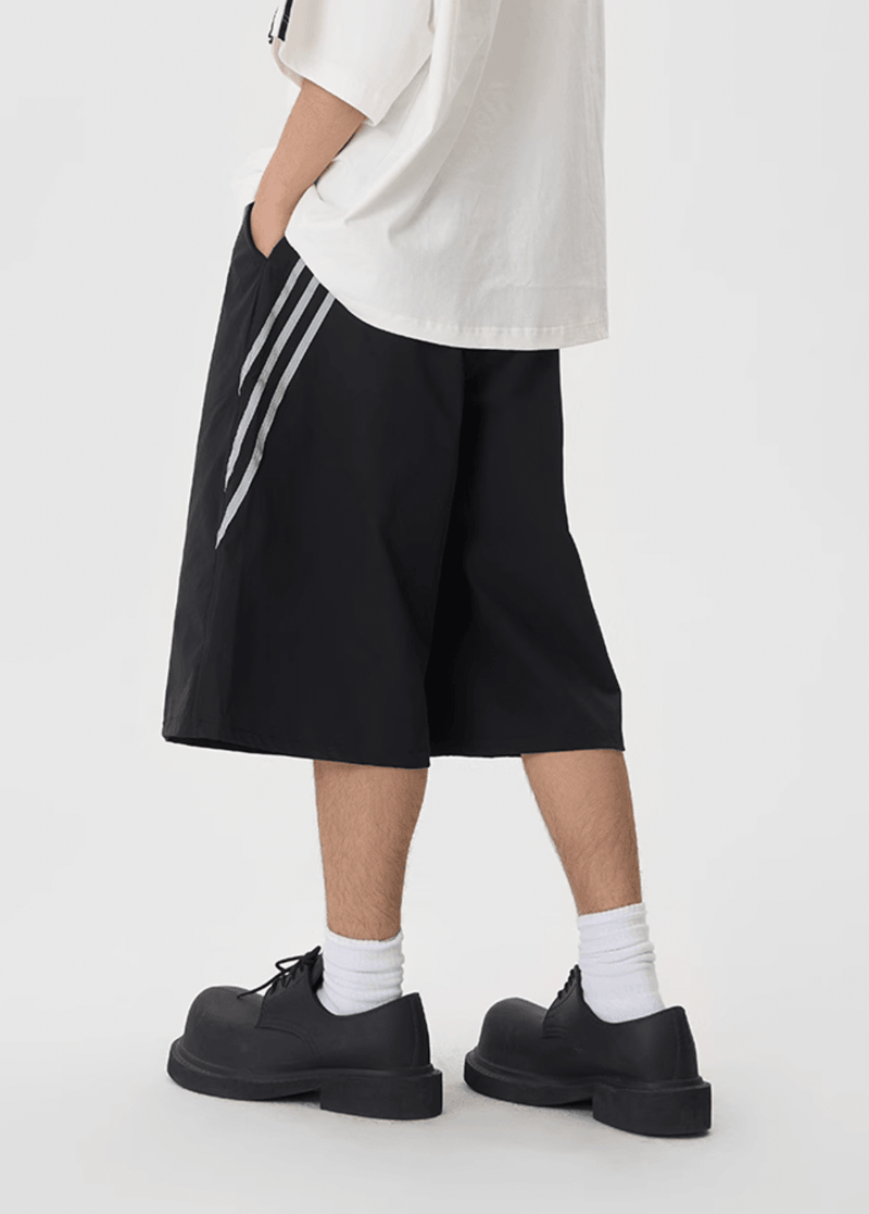 Sporty Baggy Shorts with Stripes - chiclara