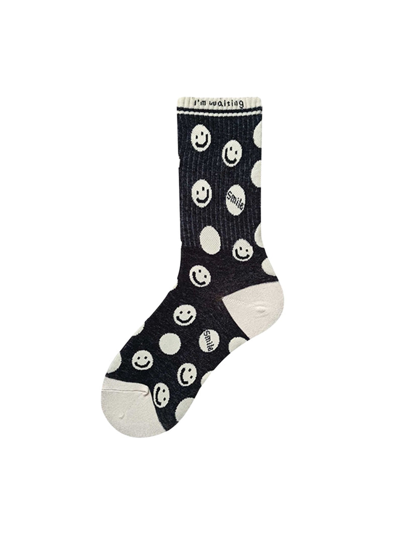 The StreetsMuse Thousand Birds Check Smiley Face Mid-calf Cotton Socks